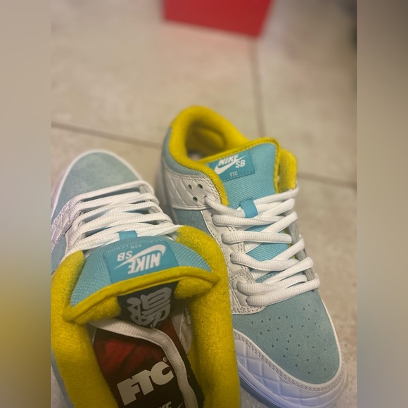 Nike SB Dunk Low “FTC Lagoon Pulse”
SZ 8M, comes with Original Box & extra laces - Picture 6 of 16